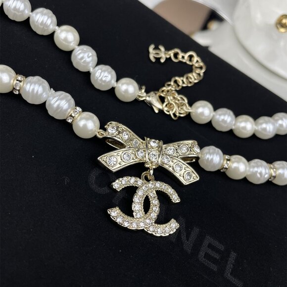 Chanel Pearl Necklace - Picture 4 of 5